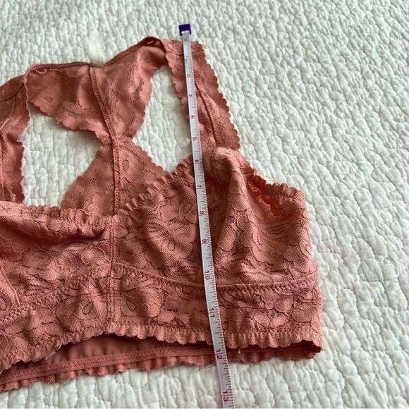 ✨ Intimately Free People Women’s Dark Pink Lace Bralette XS - Picture 6 of 6